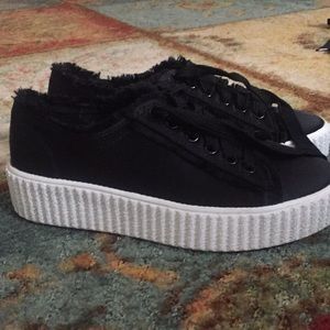 Express Sneakers | Size 6!